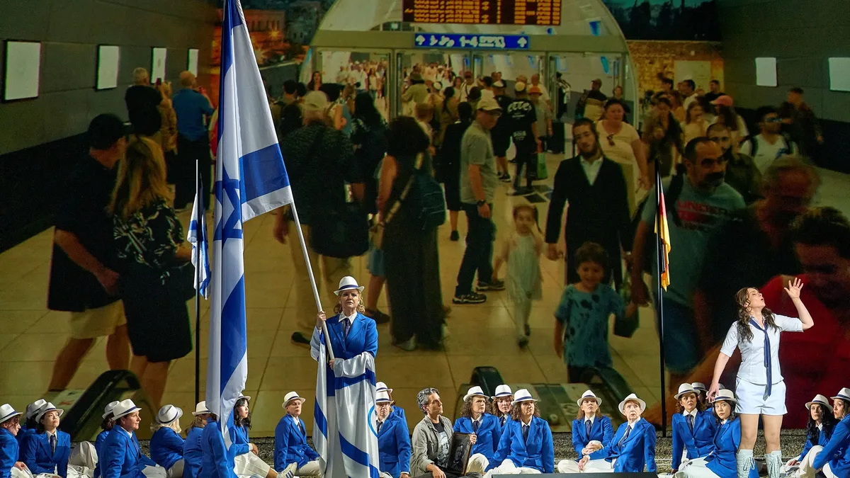 Milo Rau’s “Flying Dutchman” Production in Berlin Links Wagner and German-Israeli Relations