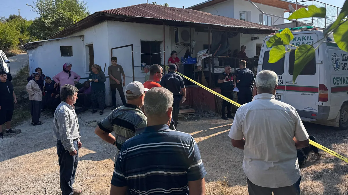 Osmaniye'de Baba Oğlunu Öldürdü, Gelinini ve Torununu Yaraladı