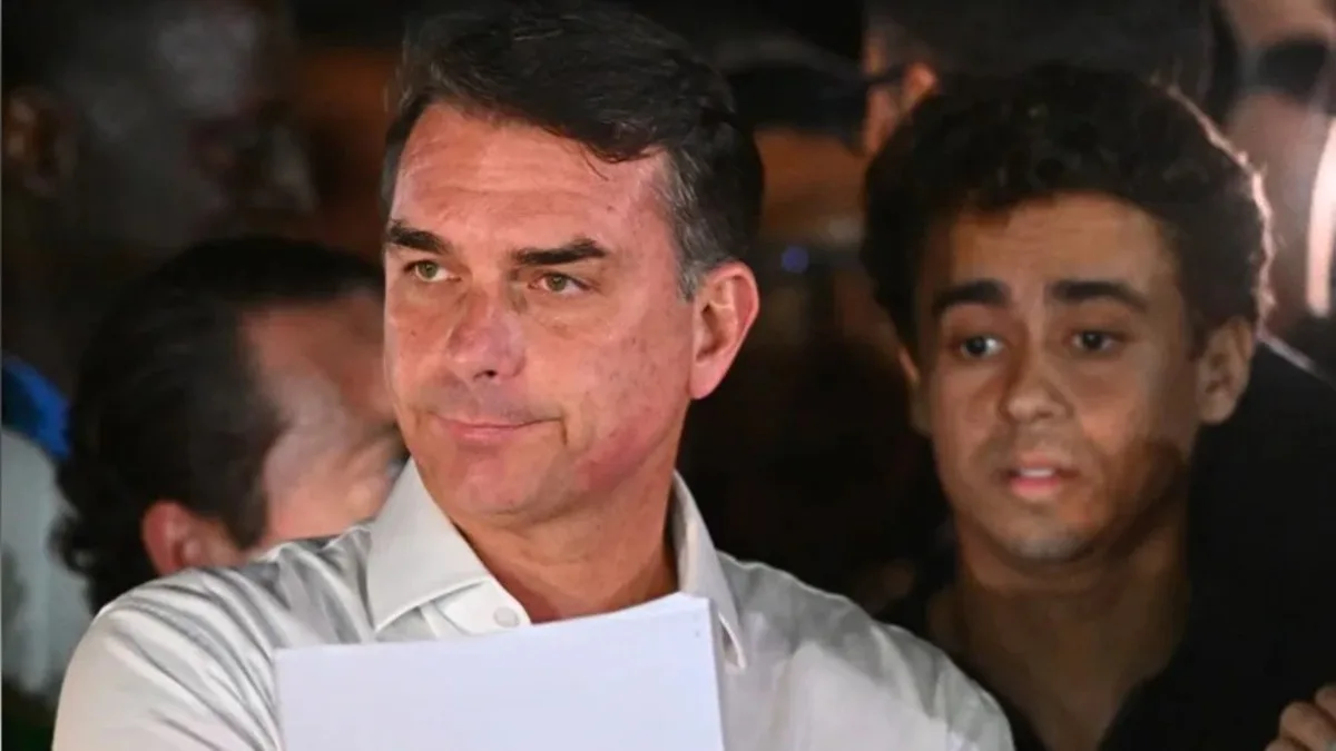 Flávio Bolsonaro stellt Brasiliens Wahlergebnis infrage und nennt es „mathematisch unmöglich“