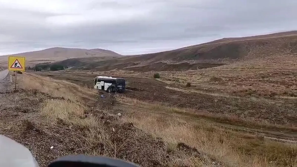 Reisebus verunglückt in Sivas und verletzt 9, darunter 2 Kinder