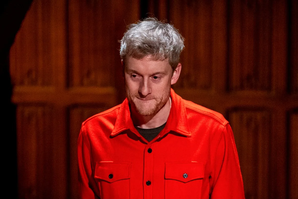 BBC, James Acaster’ın ayrılışının ardından «Celebrity Traitors» çekimlerine ara verilmesi üzerine iyilik hâli açıklaması yaptı
