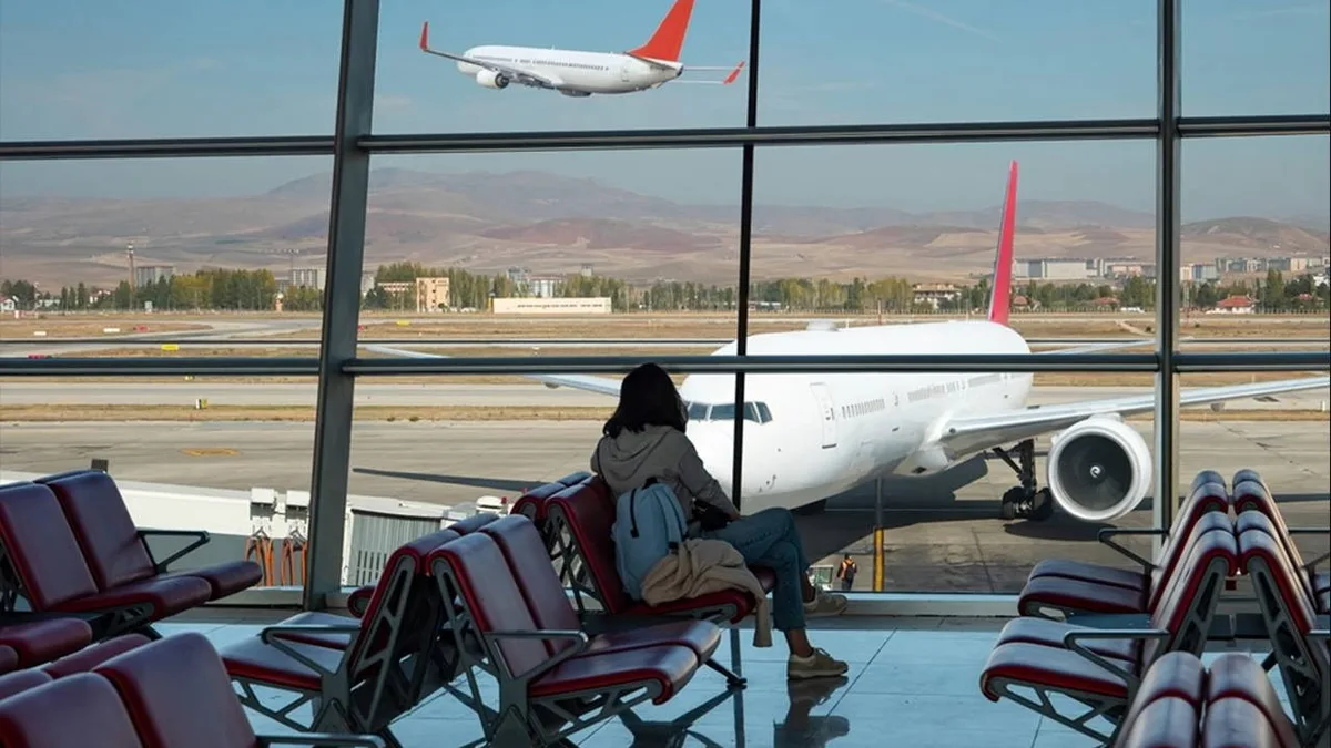 Avrupa'da Jet Yakıtı Kıtlığı, Arz Kesintileri Ortasında Stoklar Yedi Yılın Düşük Seviyesine Geriledi