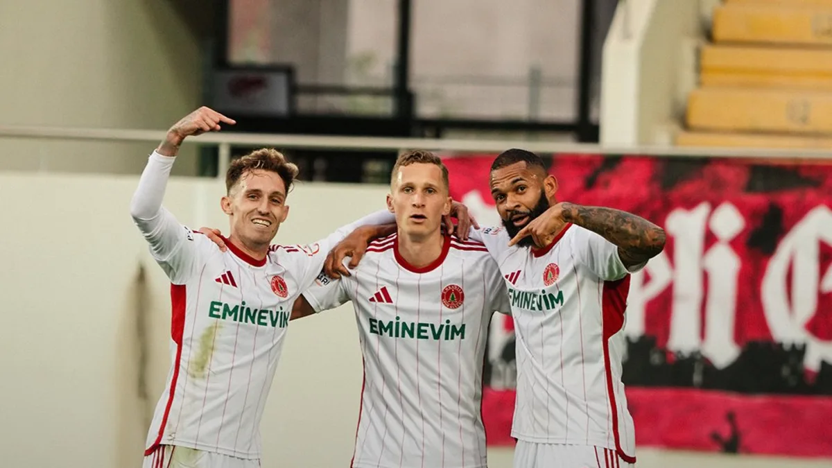Ümraniyespor besiegt Van Spor FK auswärts mit 2:0 in der türkischen 1. Liga