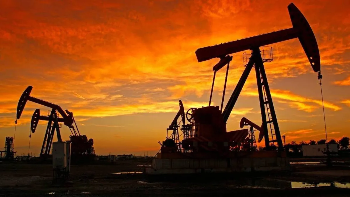 Oil Prices Fall as Trump Rules Out Iran Attacks Before US Midterm Elections