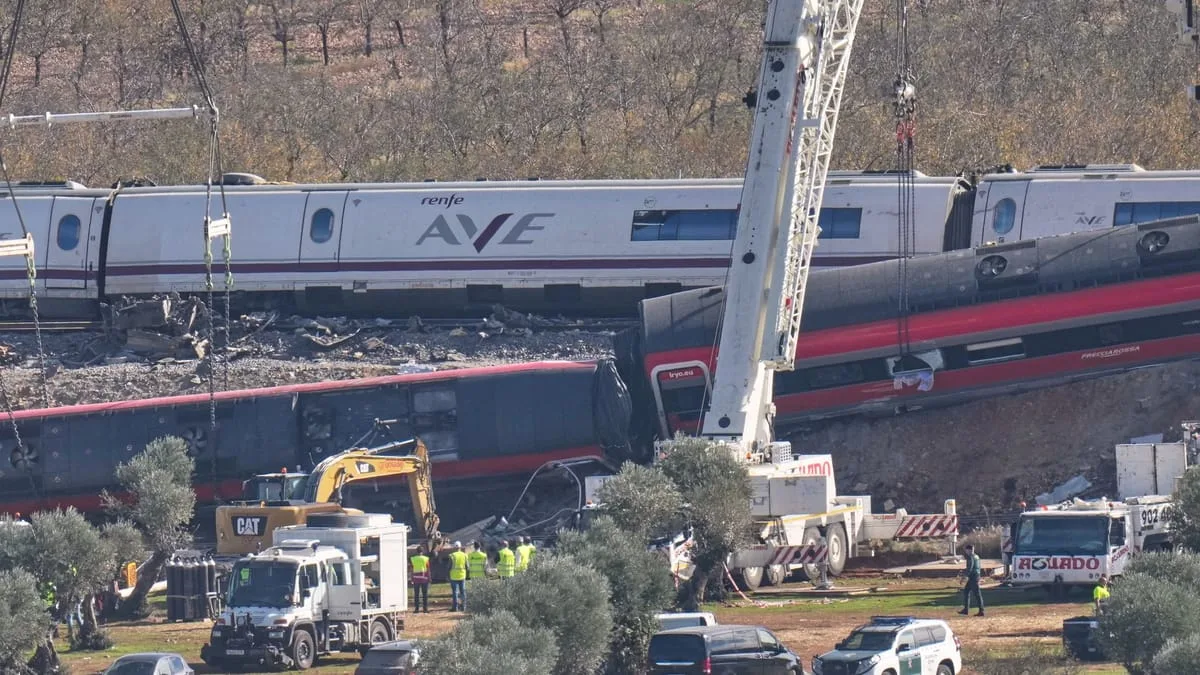 Le bilan de l’accident ferroviaire en Espagne reste incertain, la pression sur le gouvernement monte