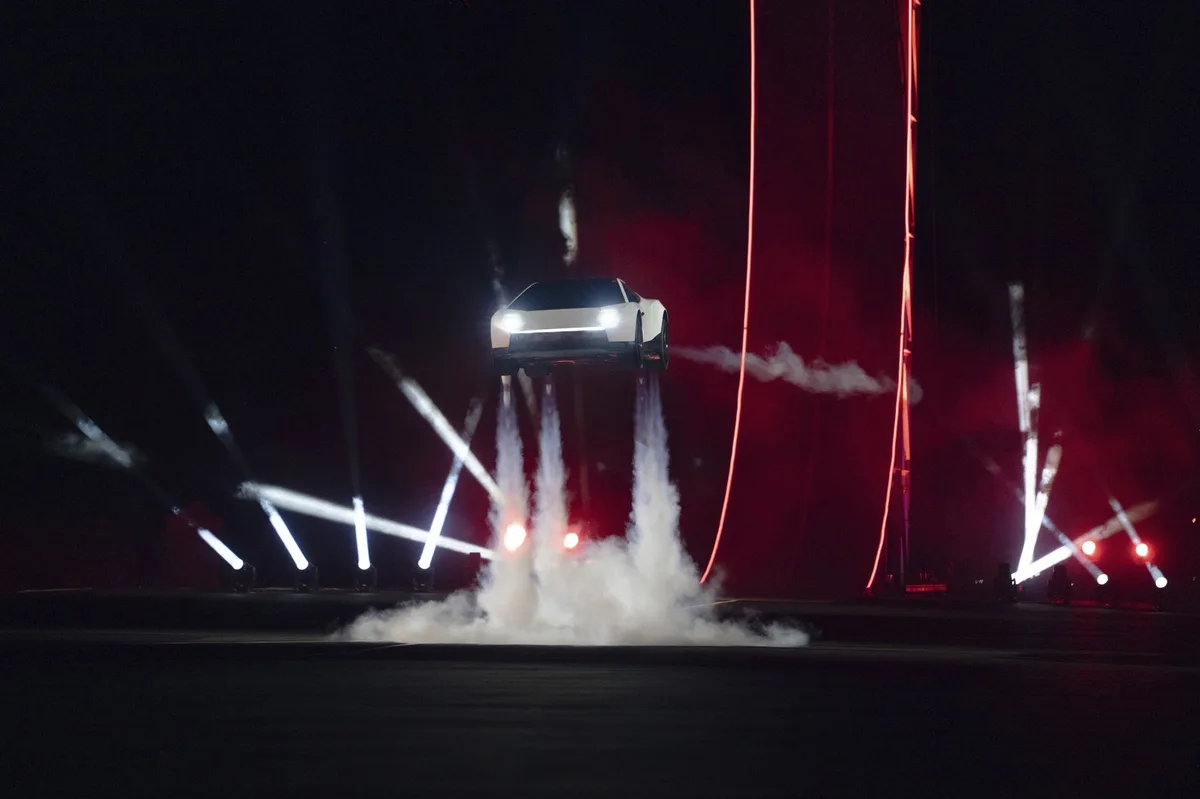 Tesla Reports Flat Q3 Revenue as Net Income Falls 43% to $787 Million