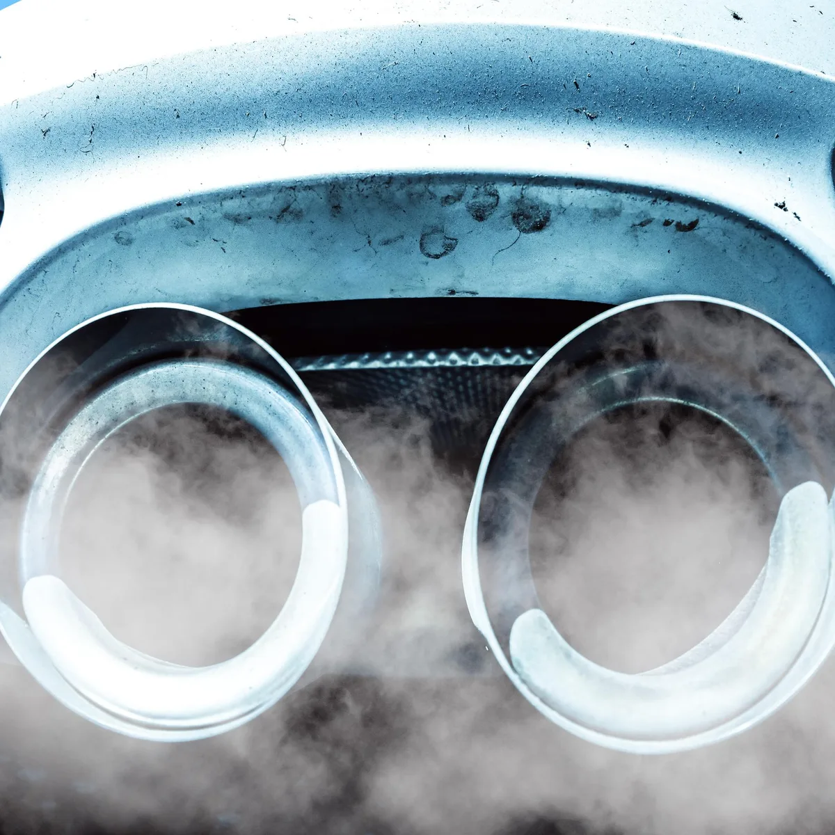 Un accord au Parlement européen permettrait la vente de voitures thermiques et hybrides après 2035