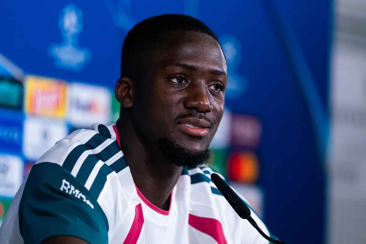 Ibrahima Konaté spiega perché ha coperto il messaggio di solidarietà per Ceuta sulla maglietta