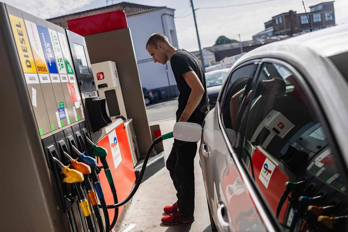France Releases Strategic Diesel Stocks to Cut Prices by 12 to 18 Cents per Liter