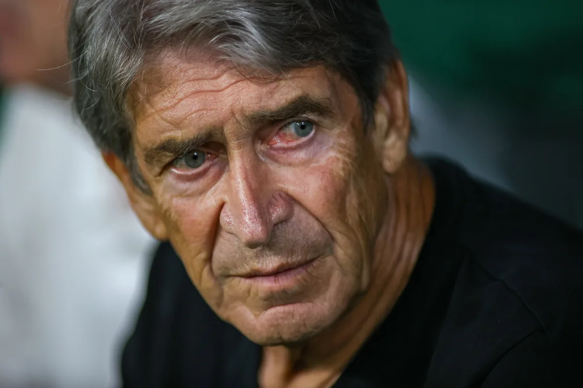 Manuel Pellegrini criticizes refereeing after Betis’ 5-2 loss to Barcelona