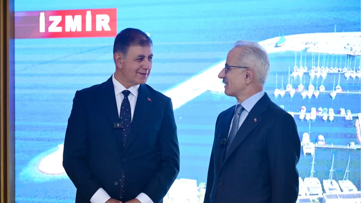 Le ministre turc des Transports et le maire d’İzmir discutent de projets routiers, ferroviaires et maritimes