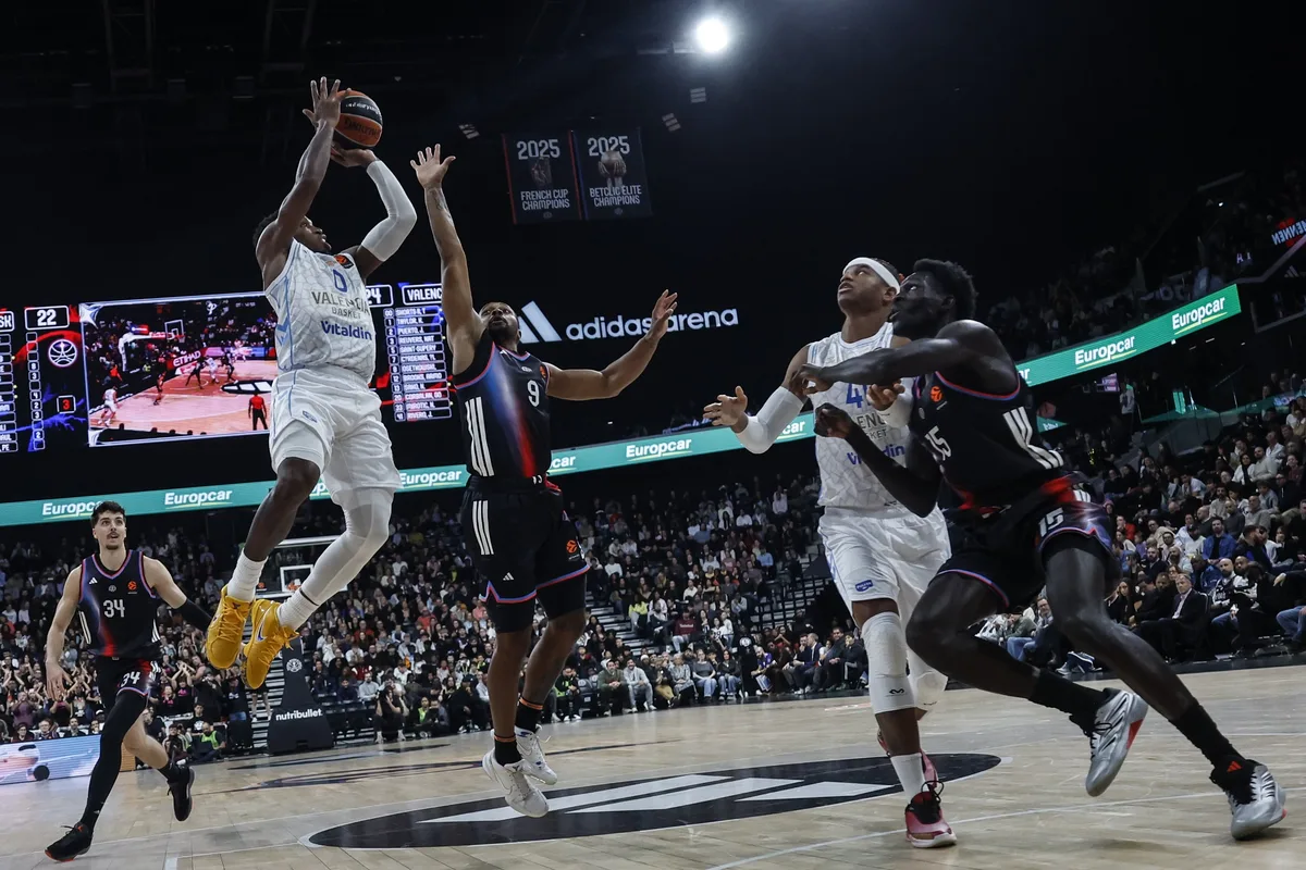 TJ Shorts mène le Valencia Basket à la victoire à Paris contre son ancienne équipe