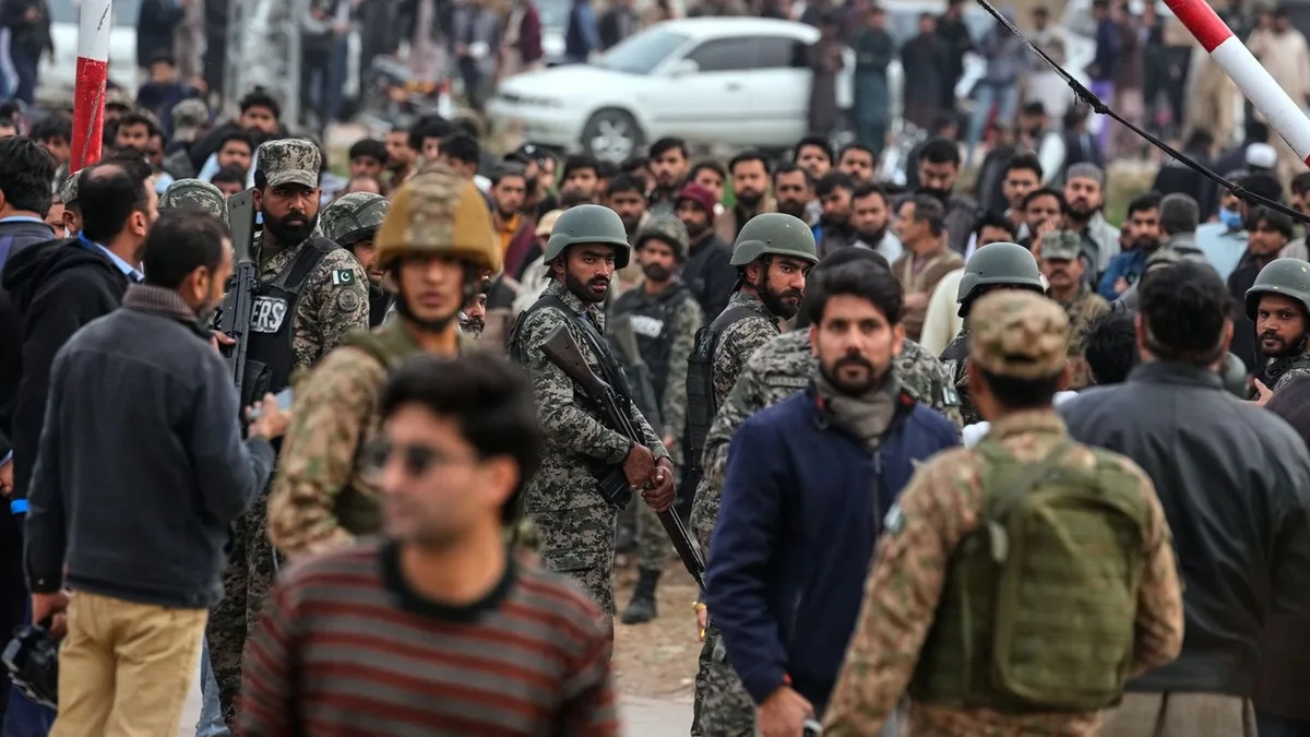 Pakistan Car Bomb Attack Kills at Least 14 at Police Station