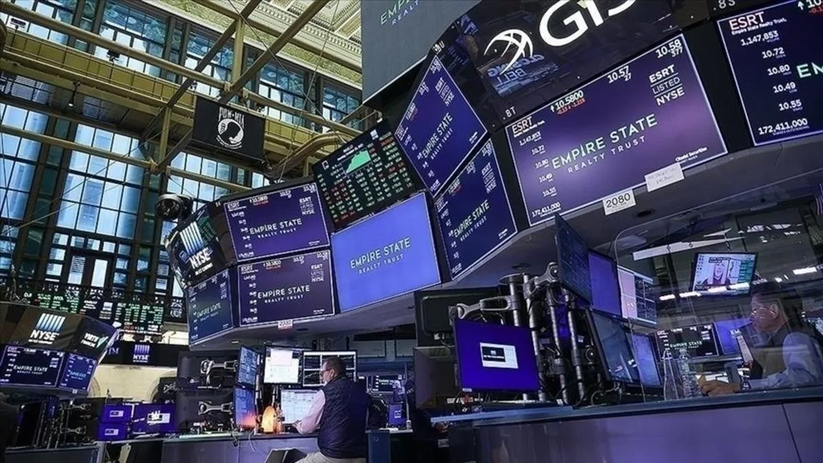 Yatırımcılar Fed'in faiz kararını beklerken küresel piyasalar haftaya karışık başladı