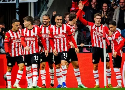 PSV Beats Willem II 7-0 to Close Gap on Eredivisie Leaders Feyenoord