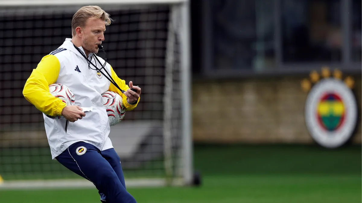 Fenerbahçe Prepares for Göztepe Match Under Dirk Kuyt