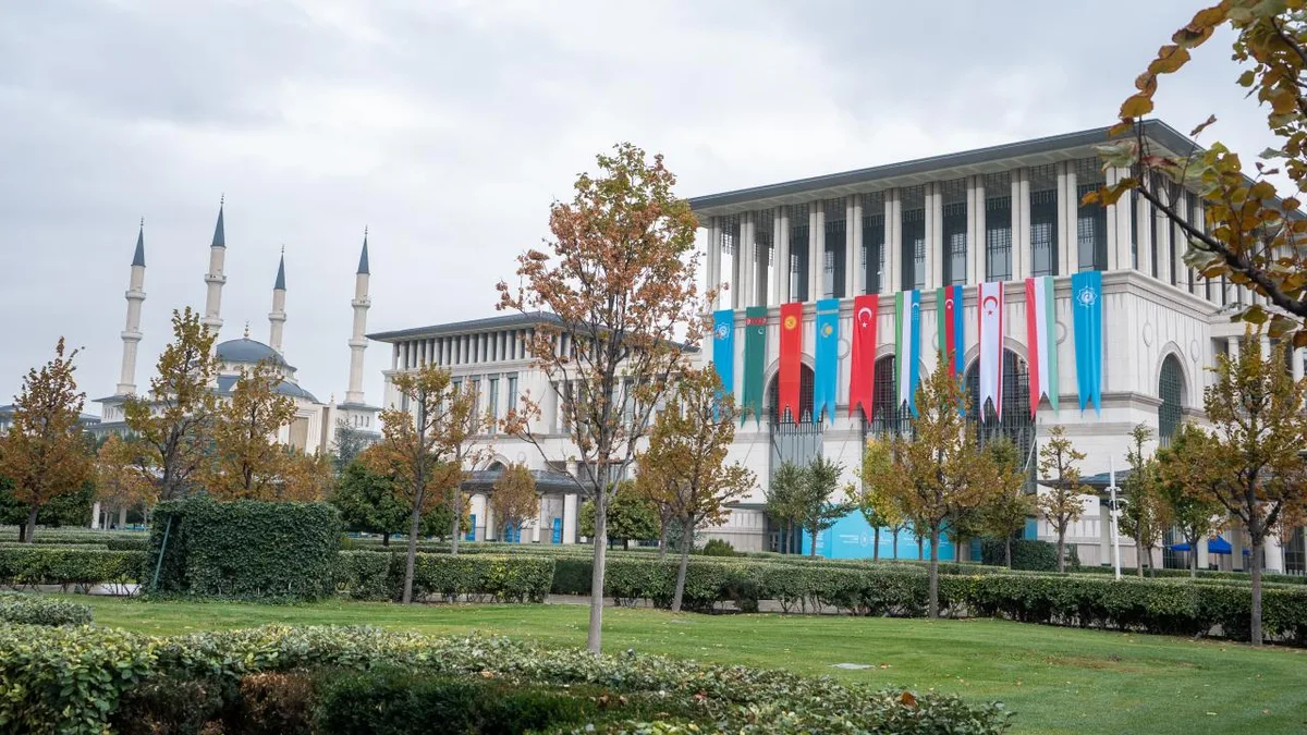Burhanettin Duran zegt dat de TDT-top in Ankara blijk geeft van inzet voor een sterkere Turkse wereld