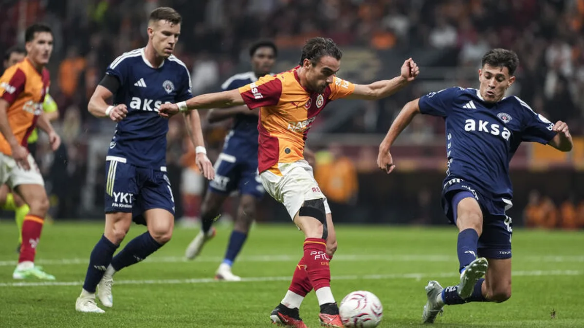 Yunus Akgün affirme que Galatasaray vise la victoire contre Barcelone