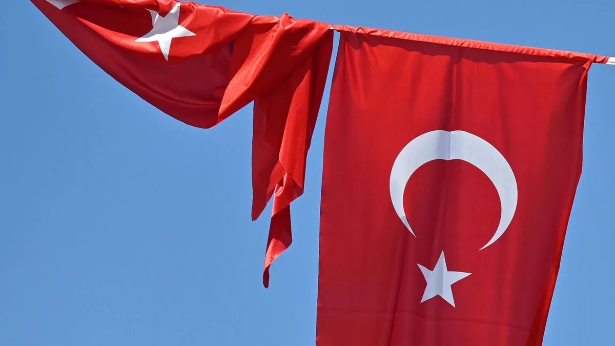 Bus en takelwagen botsen in Turkije: 11 doden en 27 gewonden