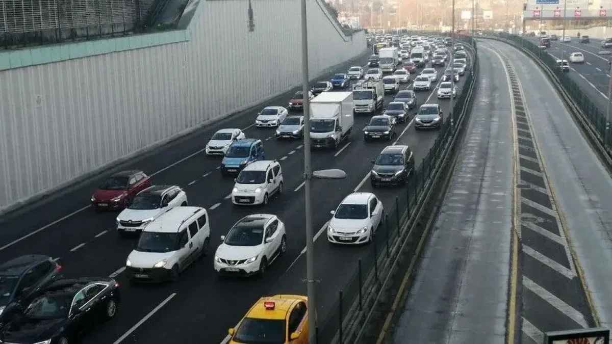 D-100 Road Section in Istanbul’s Büyükçekmece to Close Overnight for Bridge Work