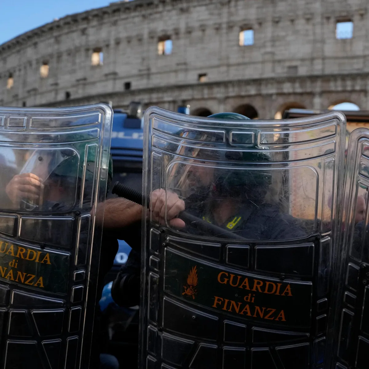 Italien: Landesweiter Streik gegen Lebenshaltungskosten, niedrige Löhne und Militärausgaben