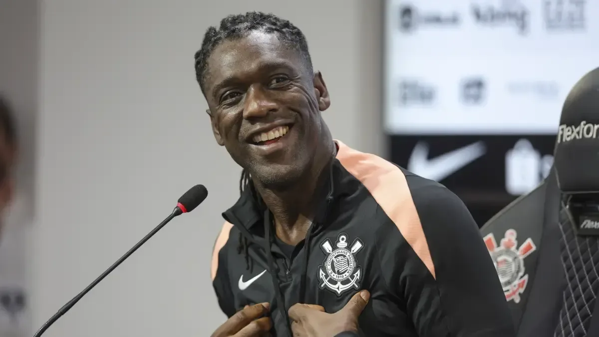 Il Corinthians pareggia 1-1 con il Vitória mentre Seedorf assiste alla partita dagli spalti