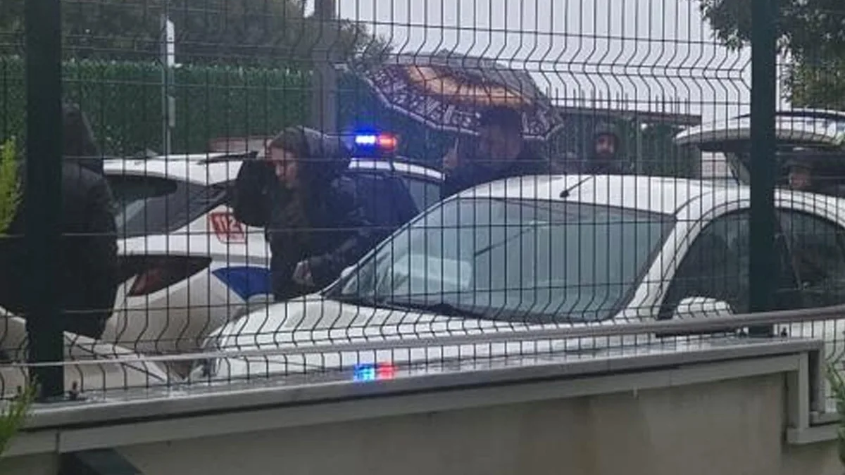 Un parent blessé par balle au pied par un agent de sécurité après une dispute devant une école d’Istanbul
