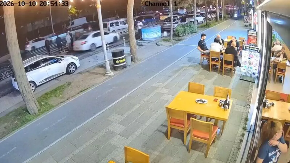 Pedestrian Dies After Motorcycle Strikes Him at Crossing in Istanbul’s Beylikdüzü