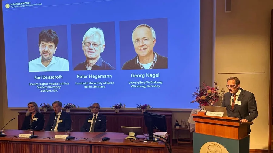 Le prix Nobel de médecine décerné à deux chercheurs allemands et un américain
