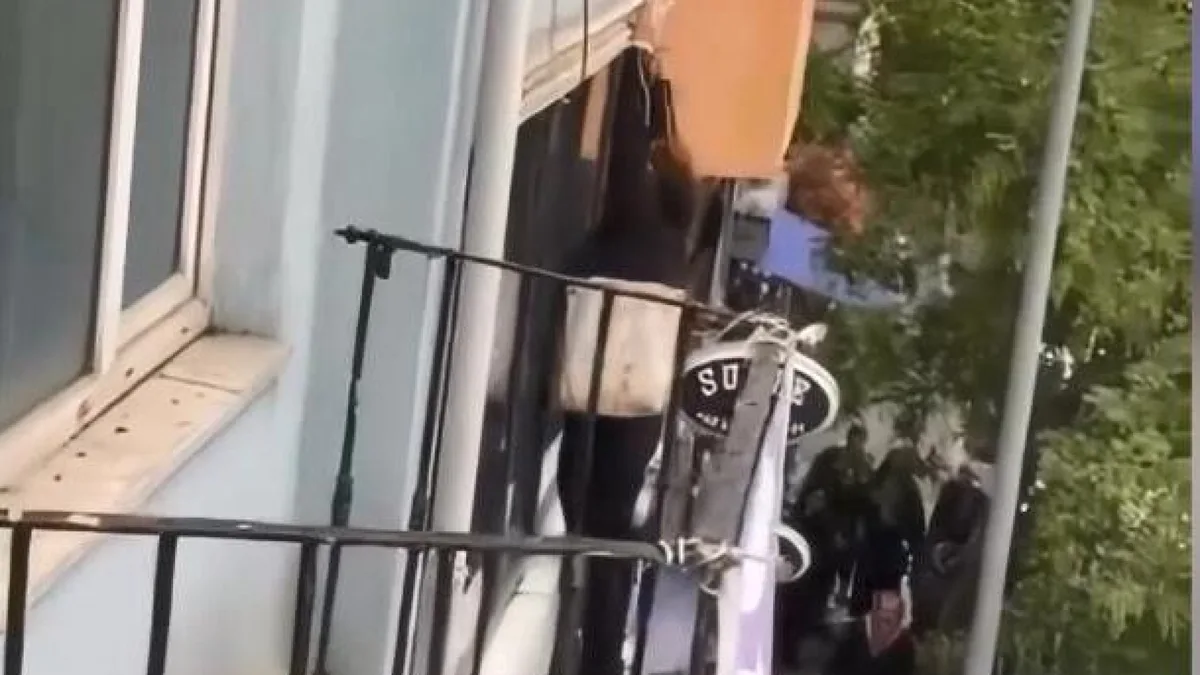 Woman Injured After Falling From Hotel Sign in Istanbul’s Beyoğlu District