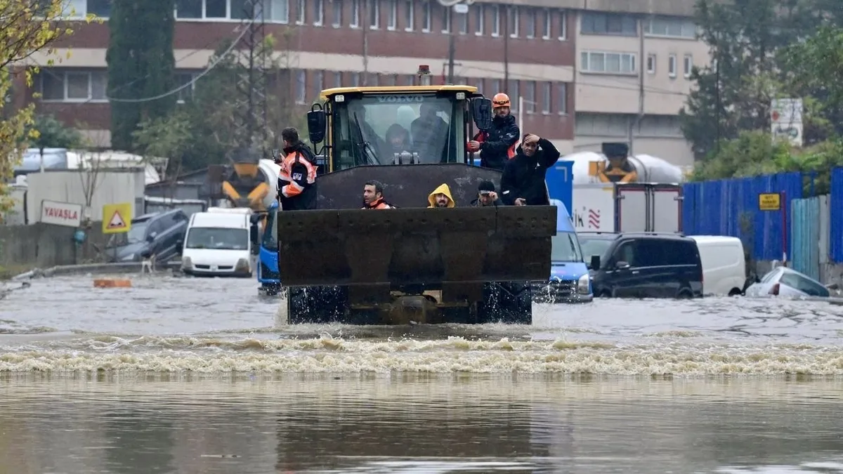 Il bilancio delle inondazioni a Istanbul sale a tre dopo il ritrovamento di un corpo a Kağıthane