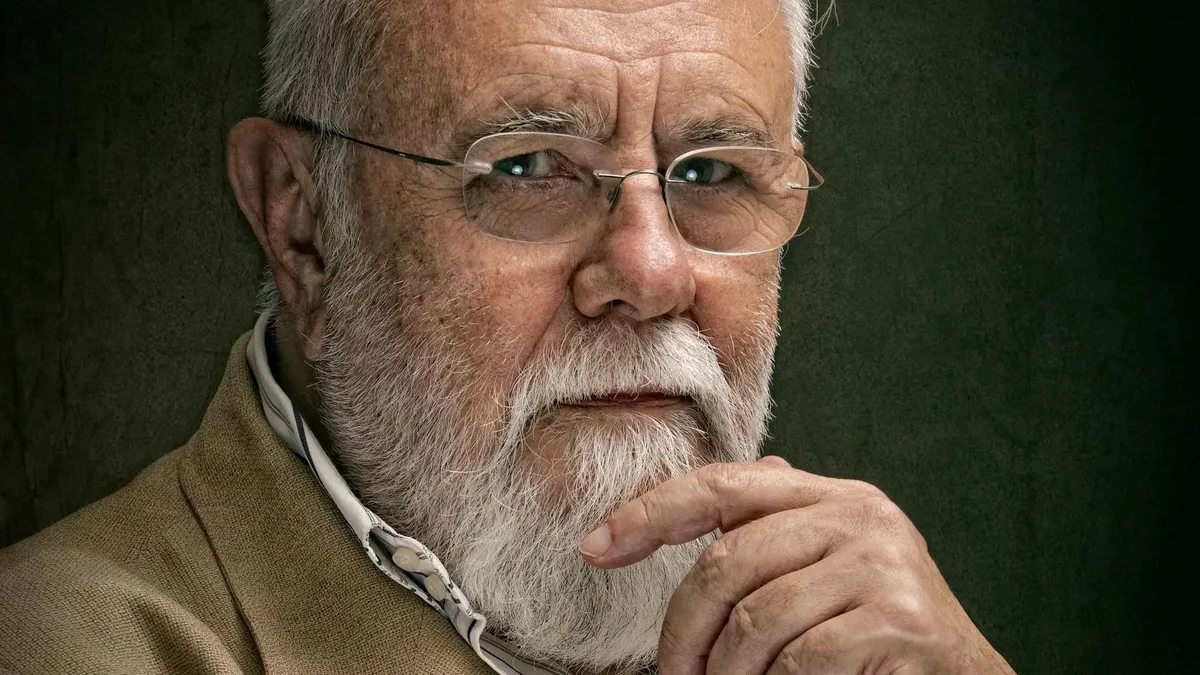 Filmemacher Gonzalo Suárez, bekannt für 'Remando al viento', stirbt mit 92