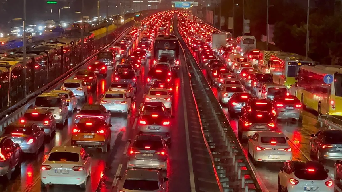 Istanbul Traffic Reaches 81% Congestion Due to Rainy Weather