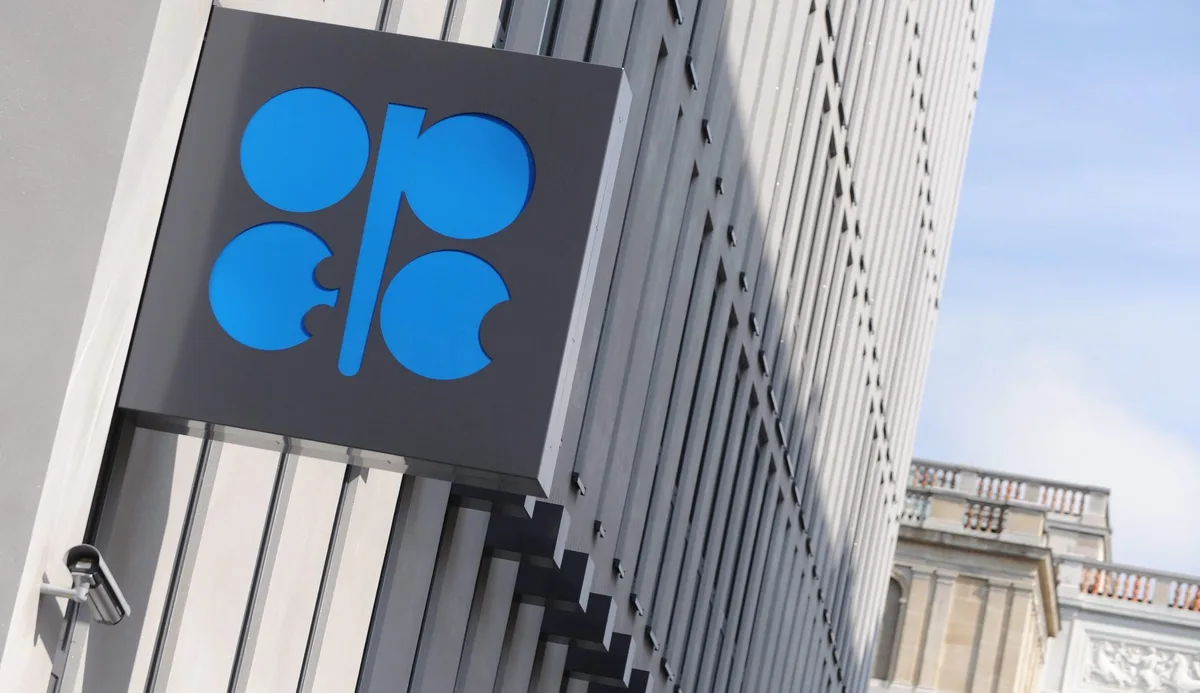 OPEC+ beschließt, Ölversorgung im November eingefroren zu halten
