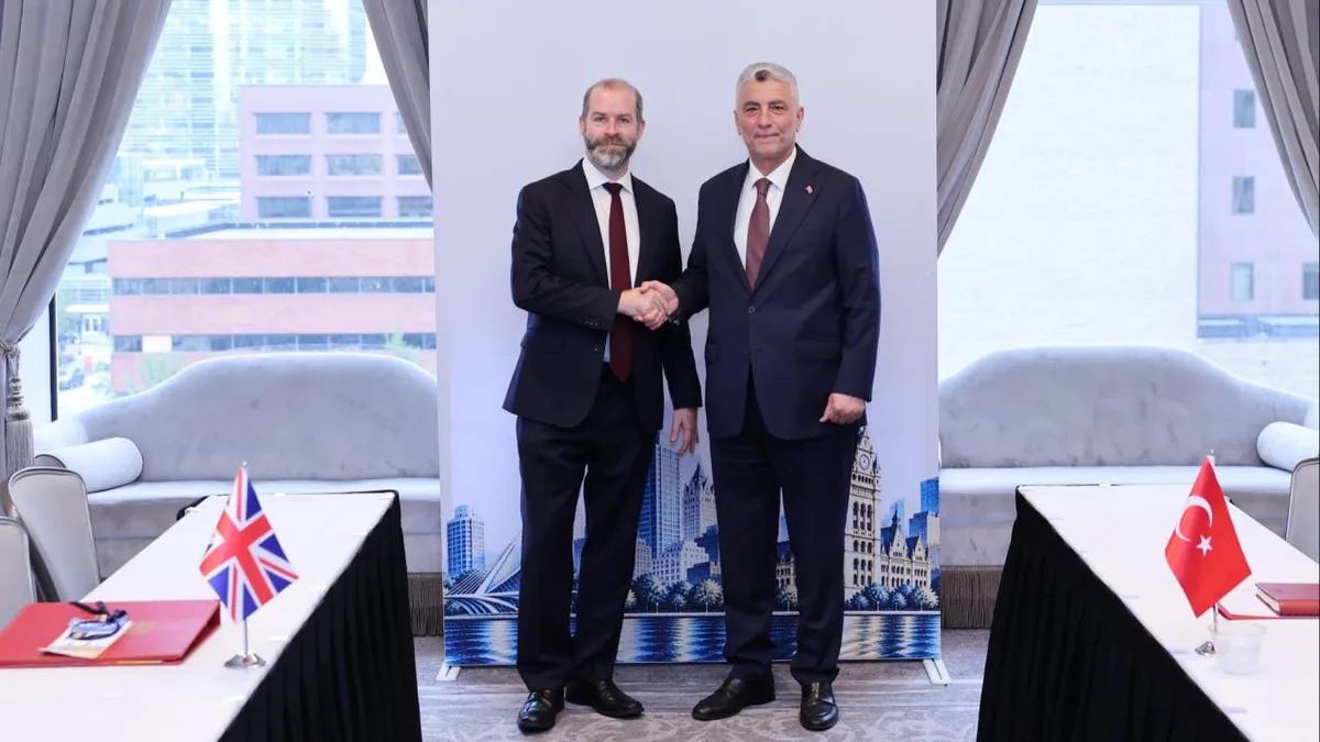 Turkish Trade Minister Bolat Meets UK Counterpart Reynolds to Discuss Trade Relations