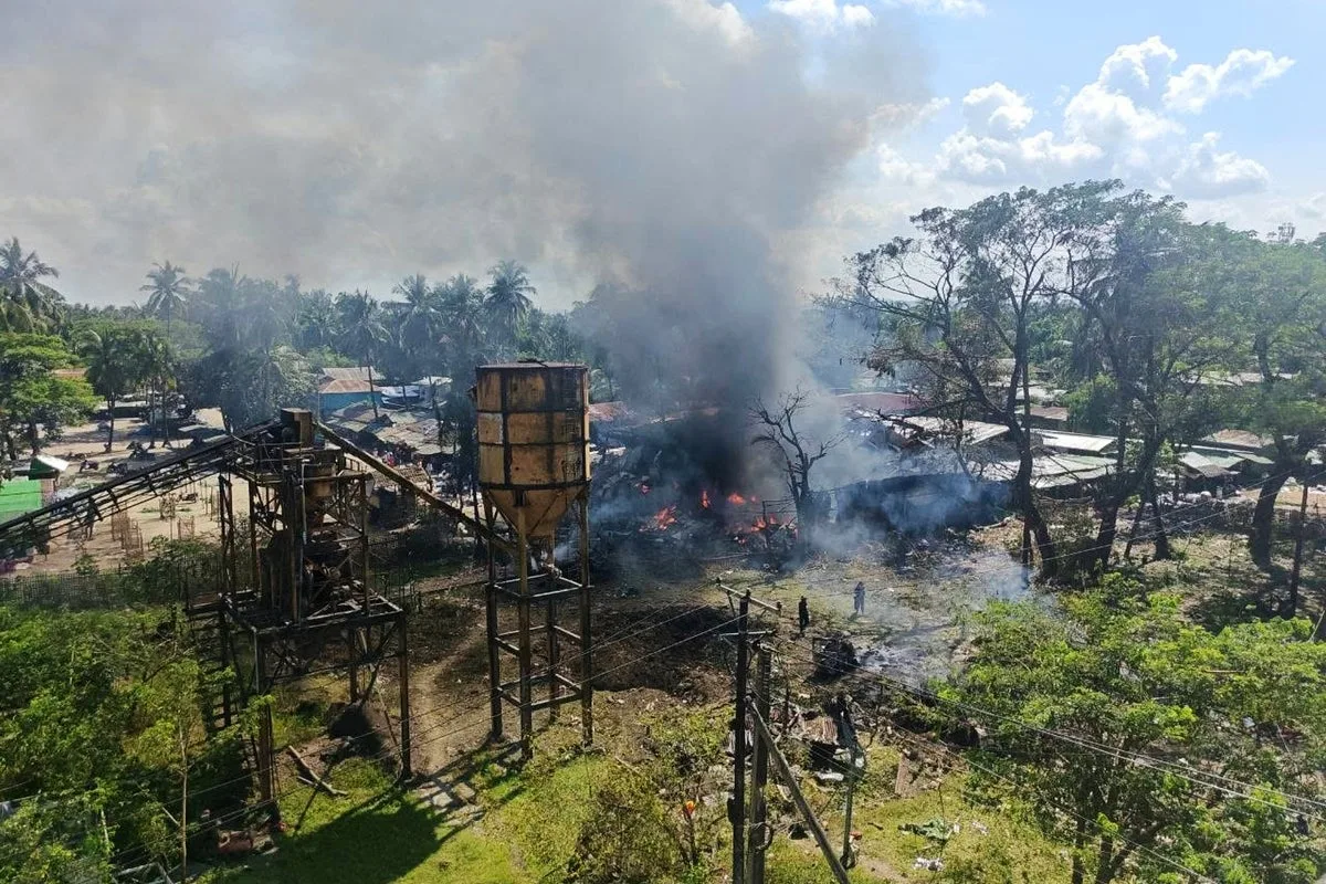 Al menos 33 muertos en ataque aéreo militar en Birmania