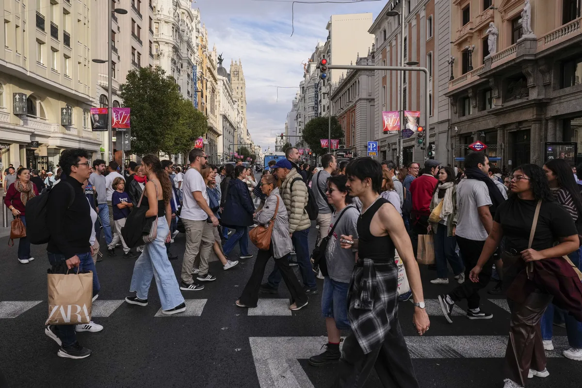 Le revenu moyen par personne en Espagne a augmenté de 6,1 % en 2024, à 15 948 euros
