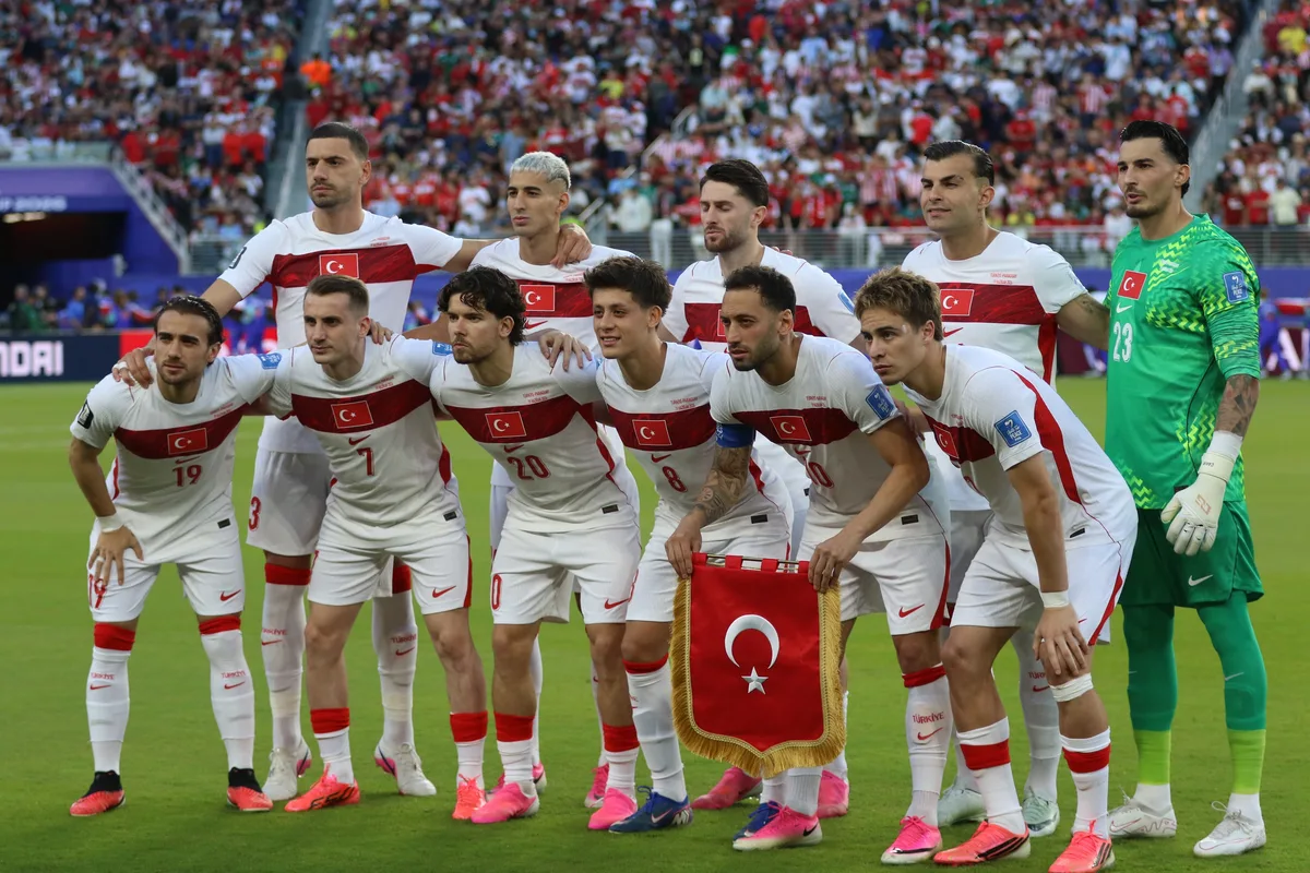 Türkische Nationalmannschaft versammelt sich für Spiele der UEFA Nations League