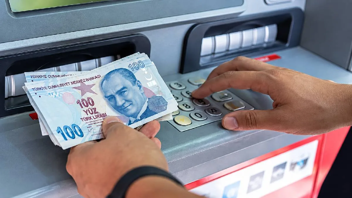 De nouveaux distributeurs automatiques sans carte ni bouton transforment les transactions bancaires