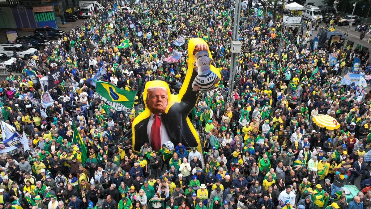 Flávio Bolsonaro défie le président Lula avant l'élection brésilienne