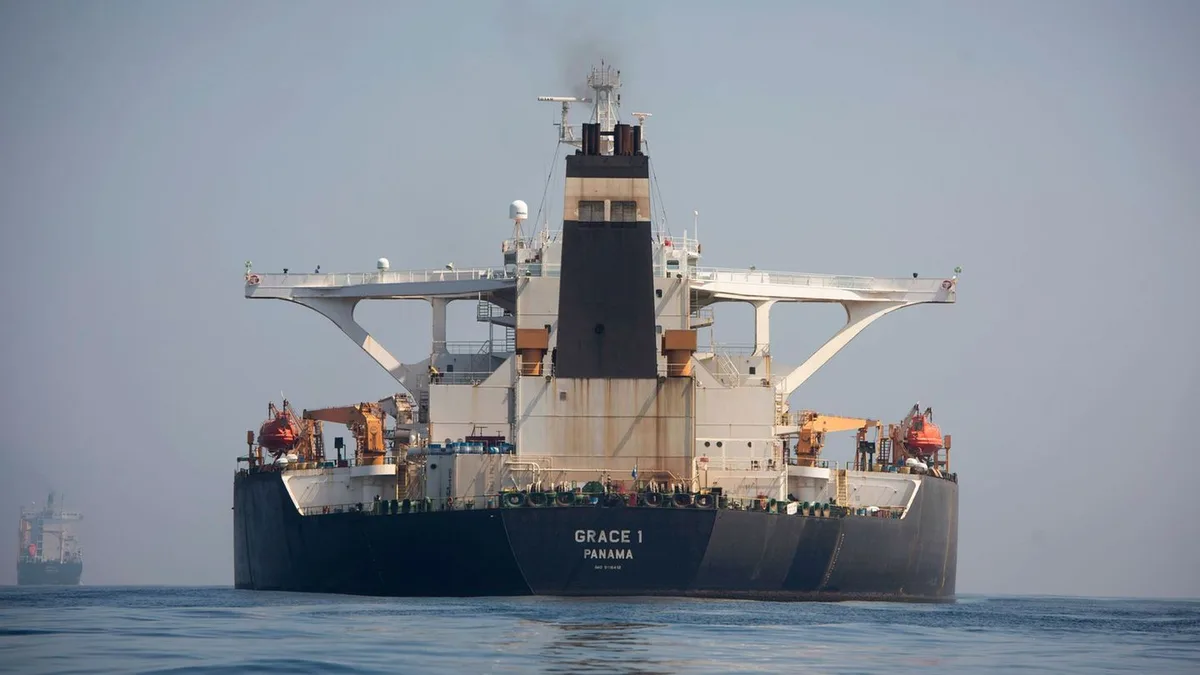 Iran meldt explosie op supertanker in de Straat van Hormuz