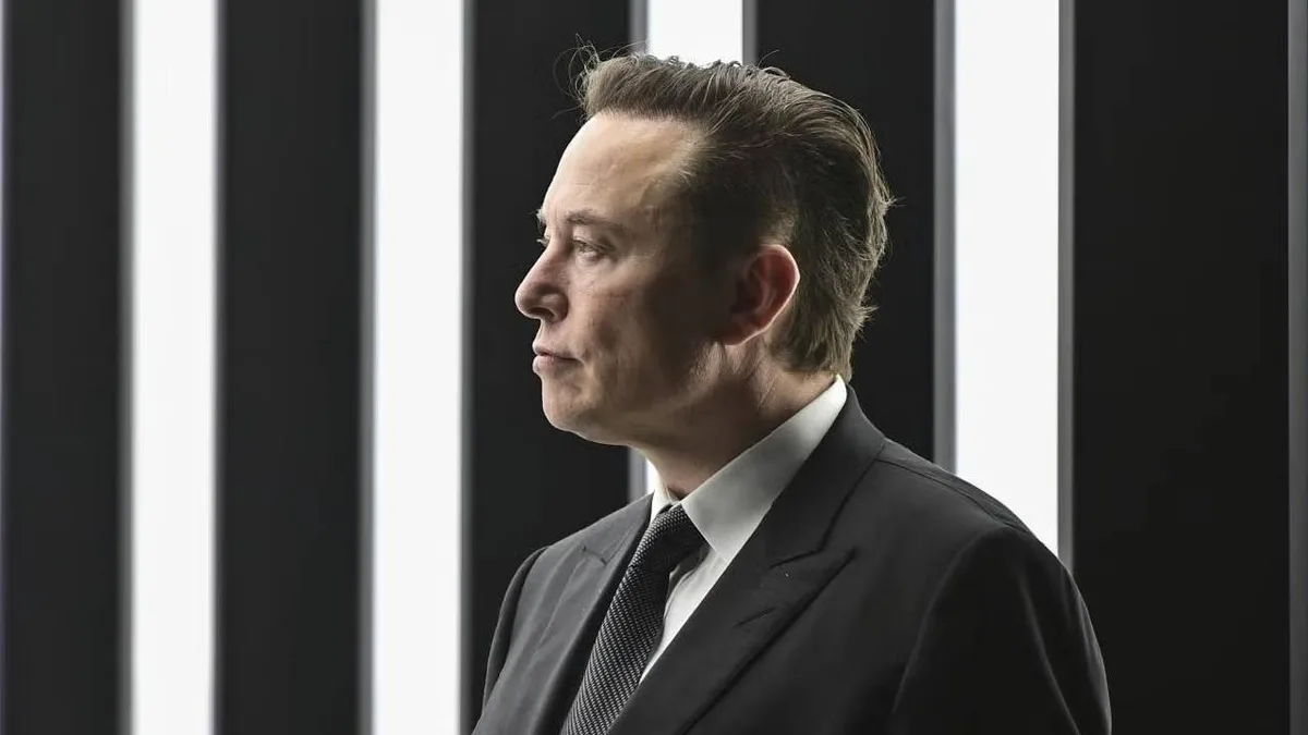 Elon Musk Says AI May Eventually Control Itself, Beyond the Reach of the Wealthy