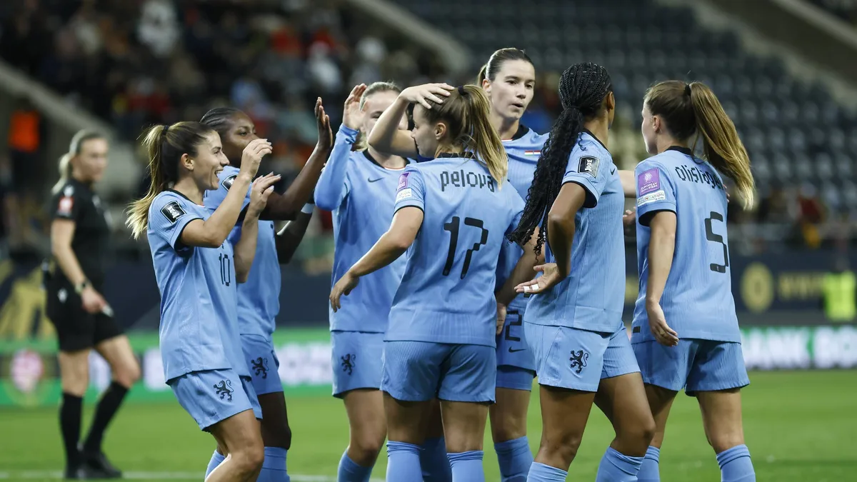 Hollanda, 2027 Kadınlar Dünya Kupası play-off turu ilk maçında Macaristan’ı 8-0 yendi