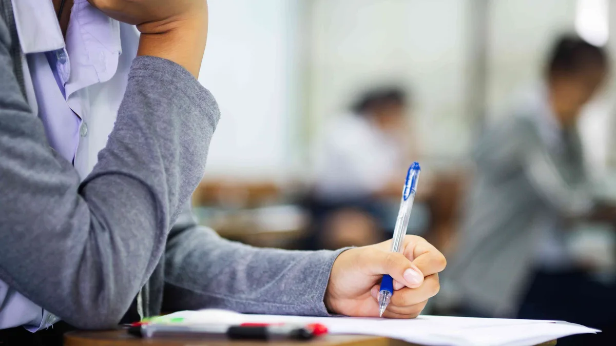 Türkisches Verfassungsgericht sieht Rechte zweier Schüler durch Schulverweis verletzt
