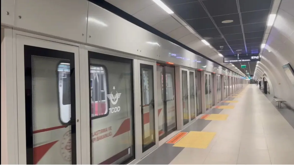 Istanbul verlengt metro-, tram- en kabelspoordiensten tot 2 uur vanwege hevige regen