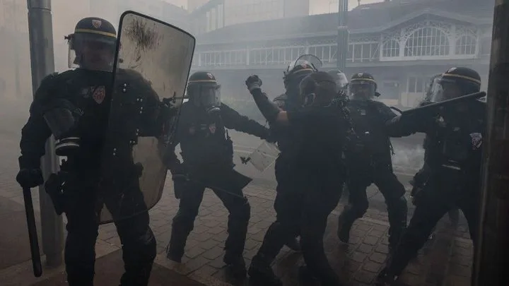 Meer dan 2.000 arrestaties bij protesten op 17 oktober in heel Frankrijk