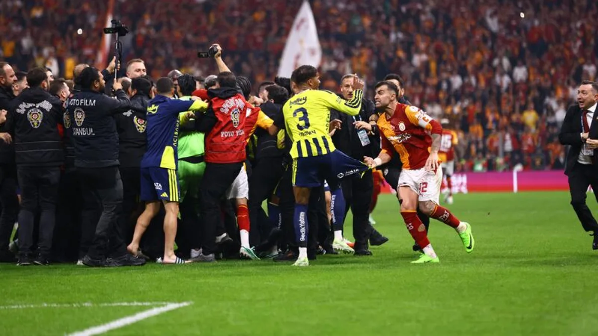 TFF handhaaft schorsing van twee wedstrijden voor Galatasaray-verdediger Abdülkerim Bardakcı
