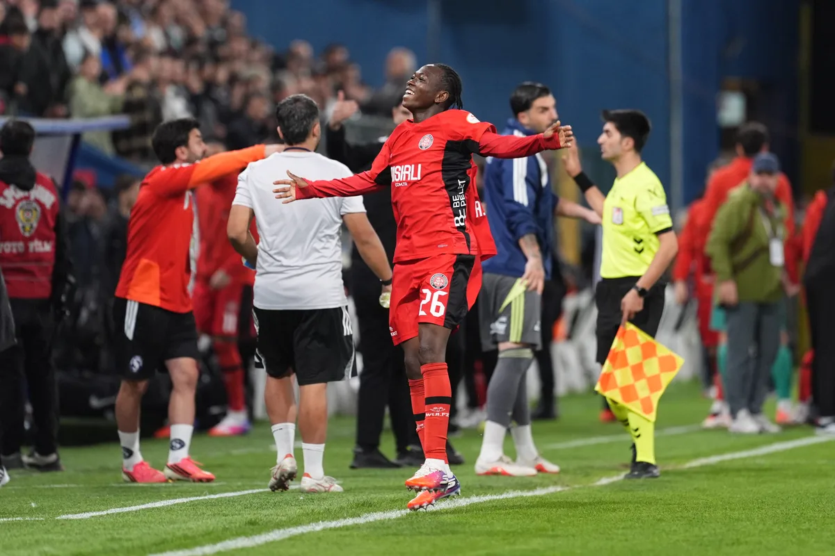 Fatih Karagümrük batte il Sarıyer 2-0 e interrompe una serie di tre partite senza vittorie