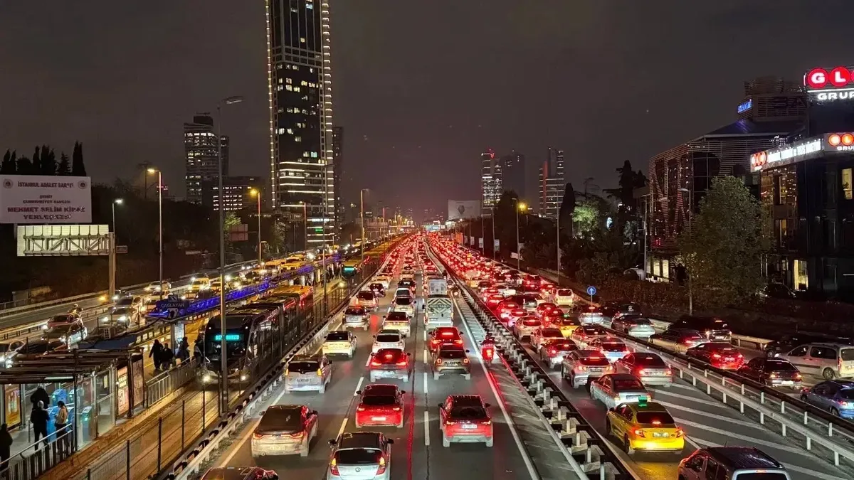 Turkey Vehicle Registrations Fall 18% in September, TÜİK Says