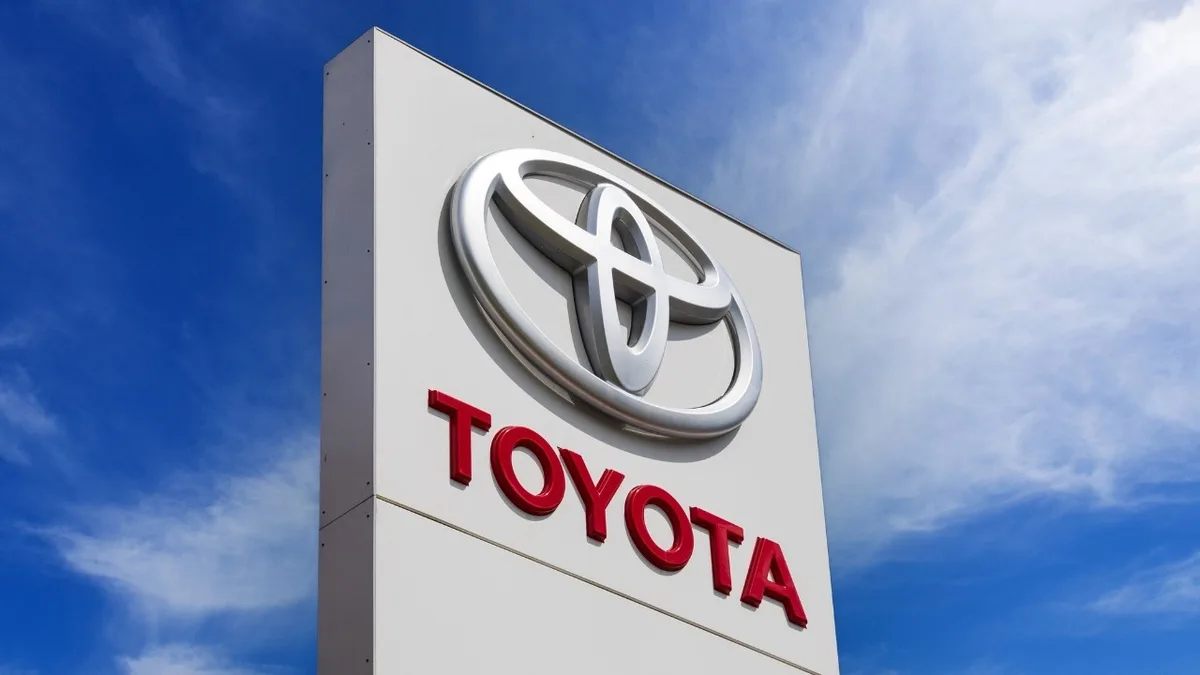Toyota, yakıt sızıntısı ve yangın riski nedeniyle ABD'de 105.794 Land Cruiser Hybrid'i geri çağırıyor
